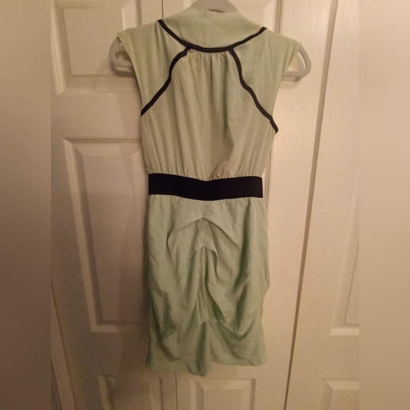 bebe/XS/Multi-Color Sea Foam Green ColorBlock Mini Dress - Picture 2 of 3